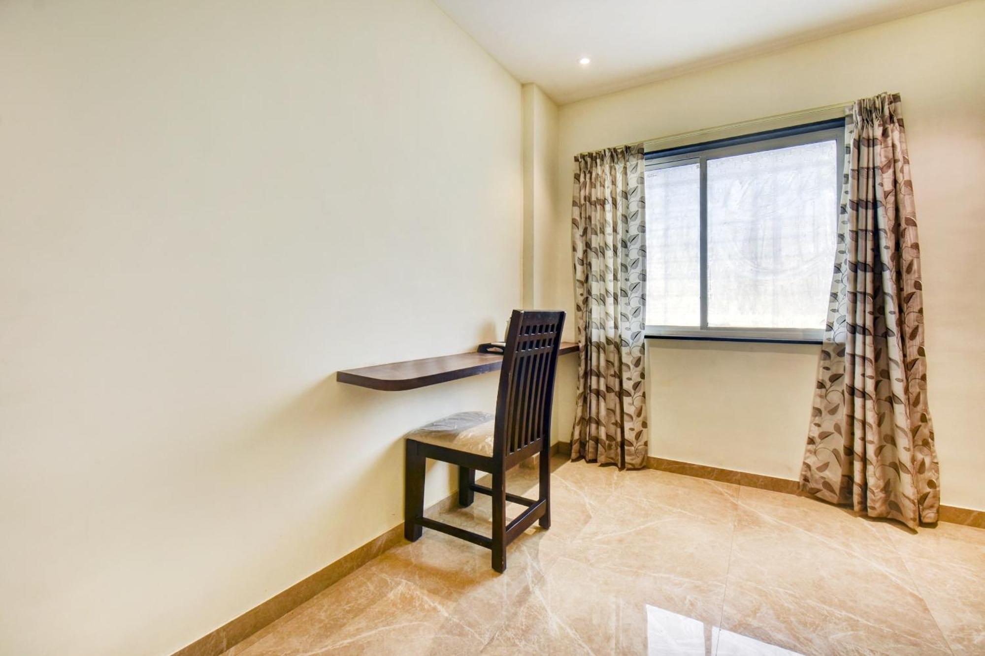 Townhouse Oak Hotel Chaitanya Executive Near Fun Time Multiplex Pune Exterior foto